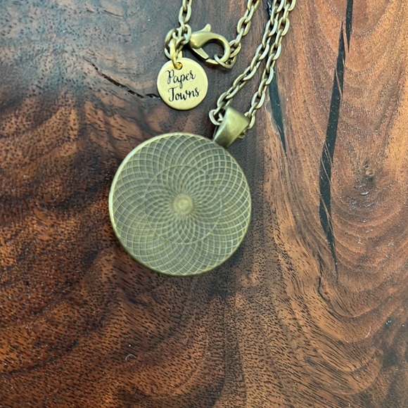 Paper Towns Lexington map necklace - Picture 5 of 5